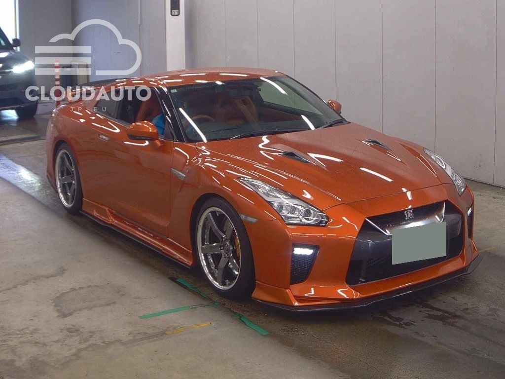2017 NISSAN GT-R