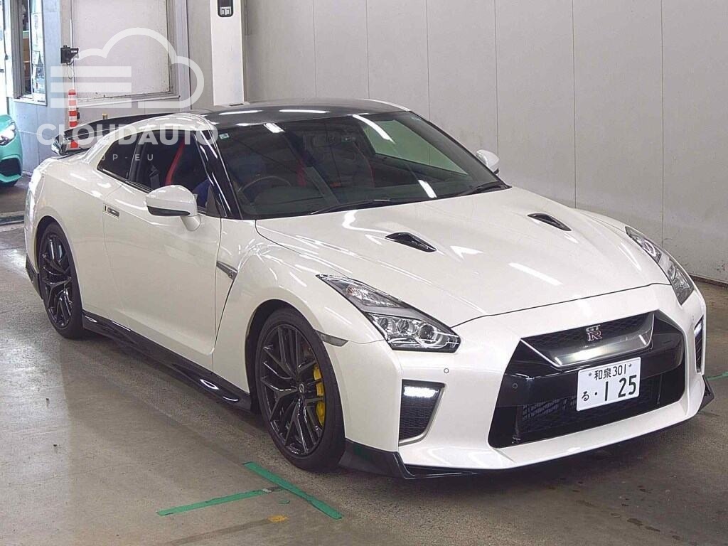 2017 NISSAN GT-R