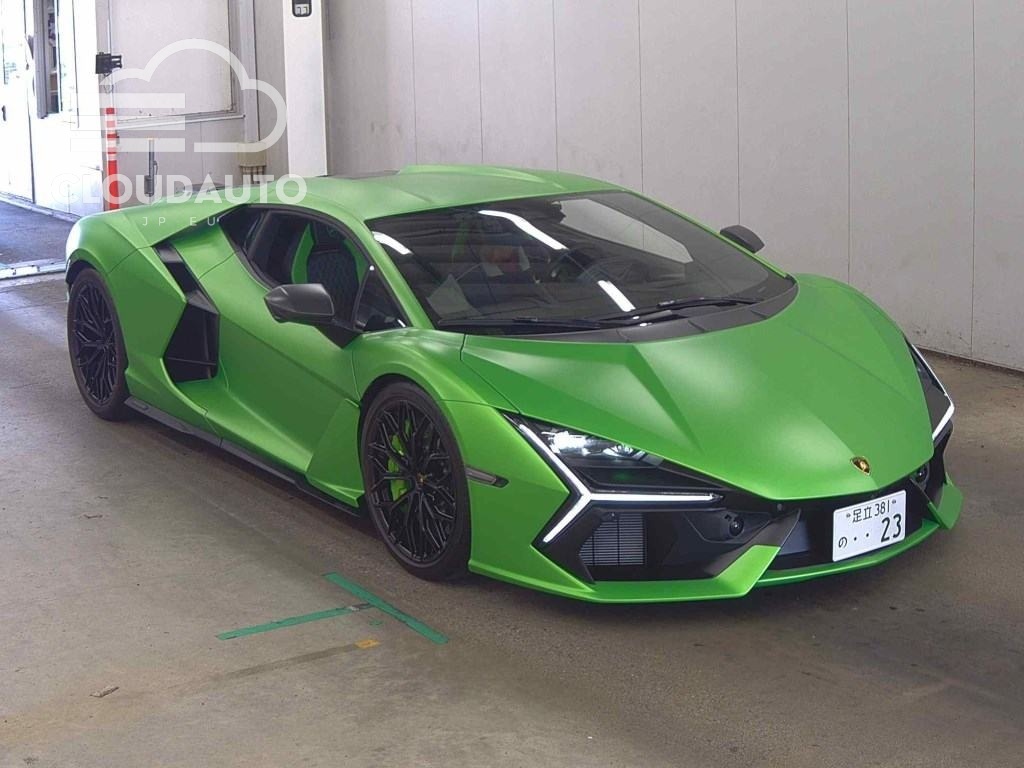 2025 Lamborghini REVUELTO