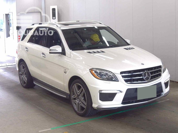 Mercedes-Benz M-CLASS